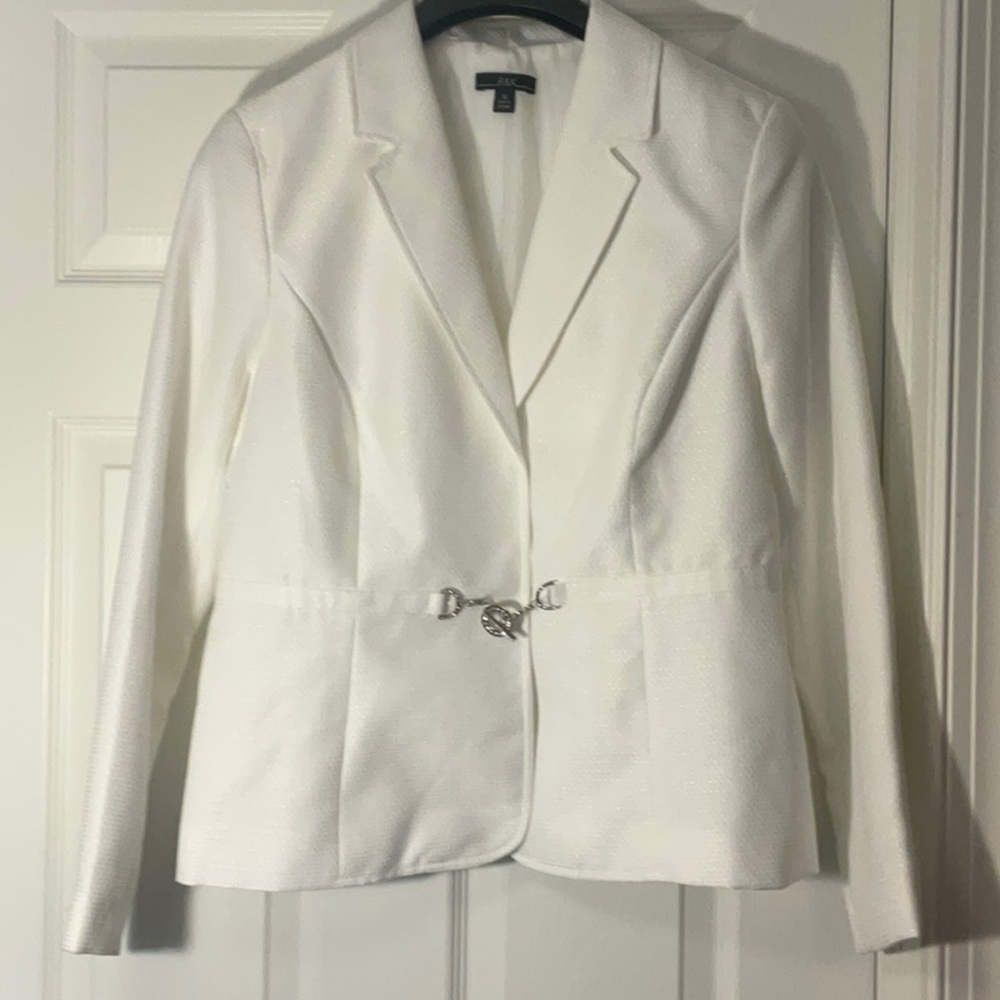 Women’s R&K Textured White Blazer & Shirt